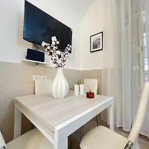 Maca House Bari